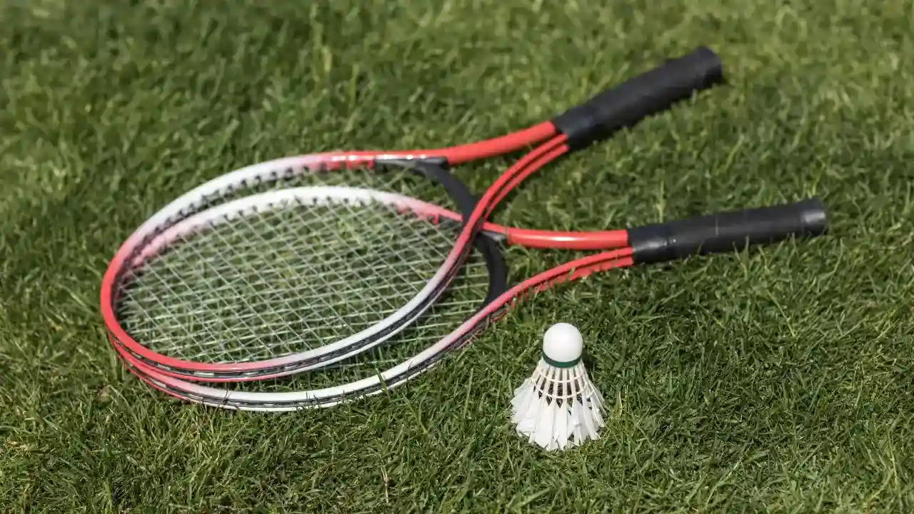Play Badminton with Tennis Racket